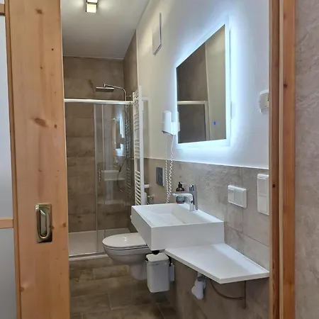 ゲストハウス Mentenwirt Pension&appartements 3*